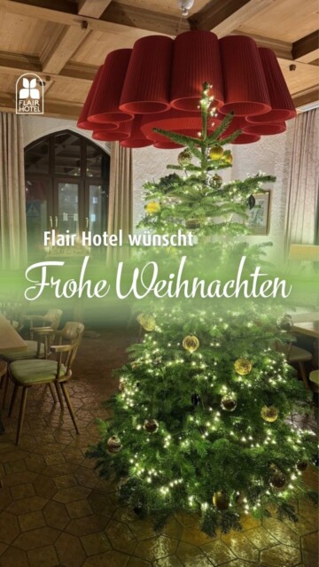 🎄 Weihnachten bei Flair 🎄  ✨Lichter funkeln, Tannenduft liegt in der Luft und drinnen wie draußen wird es gemütlich. Unsere weihnachtlich geschmückten Flair Hotels zeigen genau das, was diese Zeit so besonders macht: Wärme, Geborgenheit und echte Gastfreundschaft.  💫 Zwischen Kerzenschein, festlich gedeckten Tischen und liebevollen Details spürt man: Hier geht es nicht nur um schöne Orte, sondern um besondere Momente. Momente zum Innehalten, zum Zusammensein – und zum Träumen von all dem, was kommt.  Wir nehmen diese Stimmung mit ins neue Jahr und freuen uns auf 2026 voller Begegnungen, Reisen, Genuss und gemeinsamer Erinnerungen. ✨
🎅🏼 Frohe Weihnachten und eine wundervolle Zeit zwischen den Jahren. 🌟  #flairhotels #weihnachtszauber #vorfreude2026 #indenregionenzuhause #FLAIRaufInsta