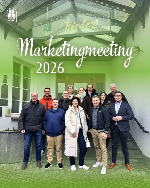 Der Vorstand der Flair Hotels ist zum Marketing-Meeting 2026 zusammengekommen, um die strategische Ausrichtung für das kommende Jahr festzulegen.  Im Fokus standen aktuelle Reisetrends wie Micro-Urlaube über zwei Tage sowie flexible Kurztrips – Entwicklungen, die perfekt zu den individuellen Angeboten der Flair Hotels passen.  Ein weiterer Schwerpunkt: Persönliches Marketing. Unsere Gastgeberinnen und Gastgeber sollen noch stärker sichtbar werden – denn es sind die Menschen hinter den Hotels, die den besonderen Flair ausmachen.  Ein herzliches Dankeschön gilt dem @flairhotel_nieder Flair Hotel Nieder in Bestwig-Ostwig für die wunderbare Gastfreundschaft und dem großartigen Team.  Besonders danken wir Christine und Josef Nieder für die herzliche Aufnahme und die inspirierende Atmosphäre.  Die Flair Hotels blicken voller Vorfreude auf ein erfolgreiches Jahr 2026 – gemeinsam mit ihren Mitgliedern und all jenen, die Teil der Flair Familie werden möchten.